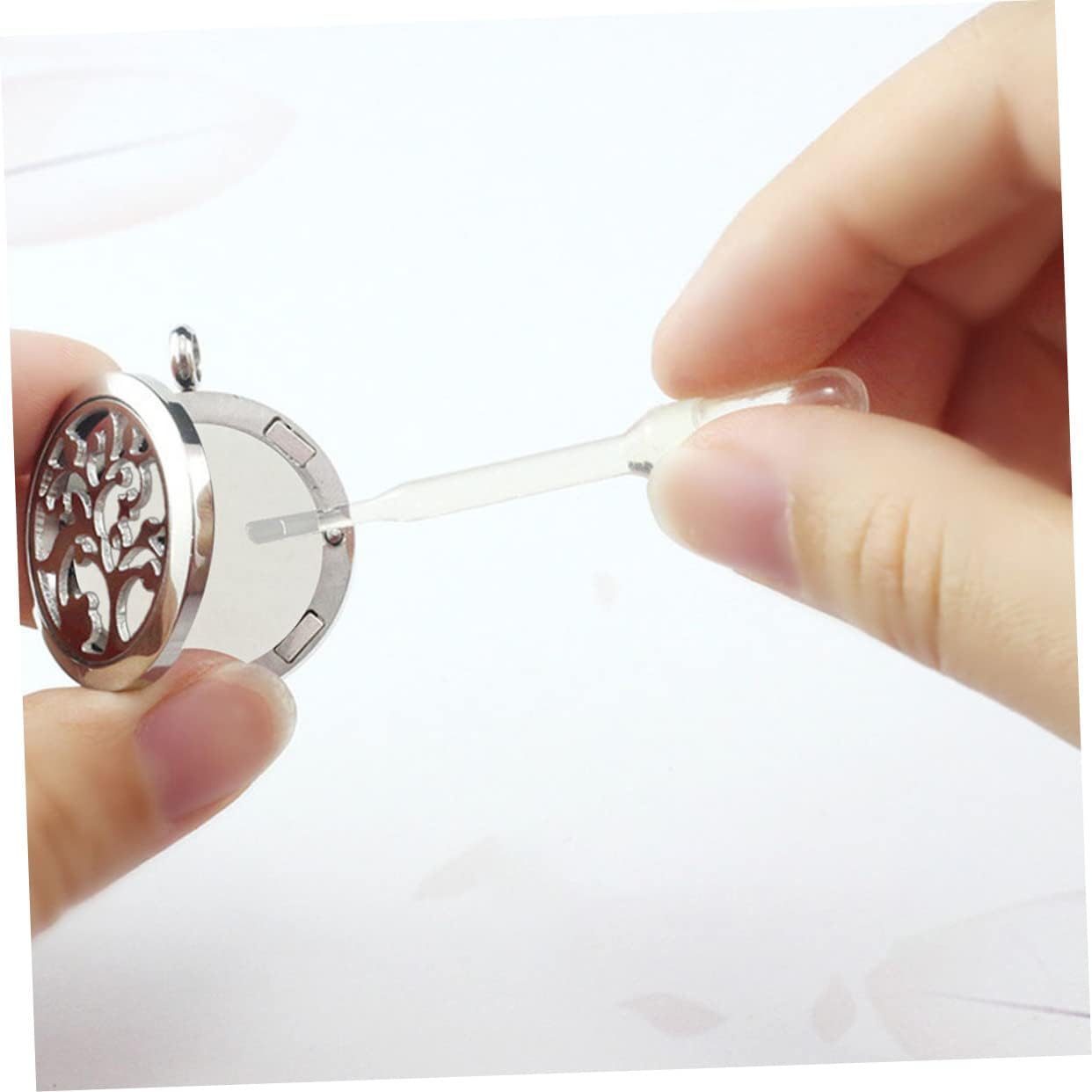 100pcs Essential Oil Diffuser Pads for Necklace Locket