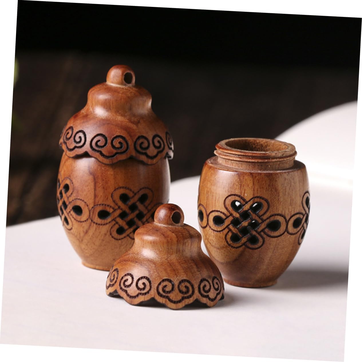 GALPADA Carving Aromatherapy Diffuser Pendant Bottle